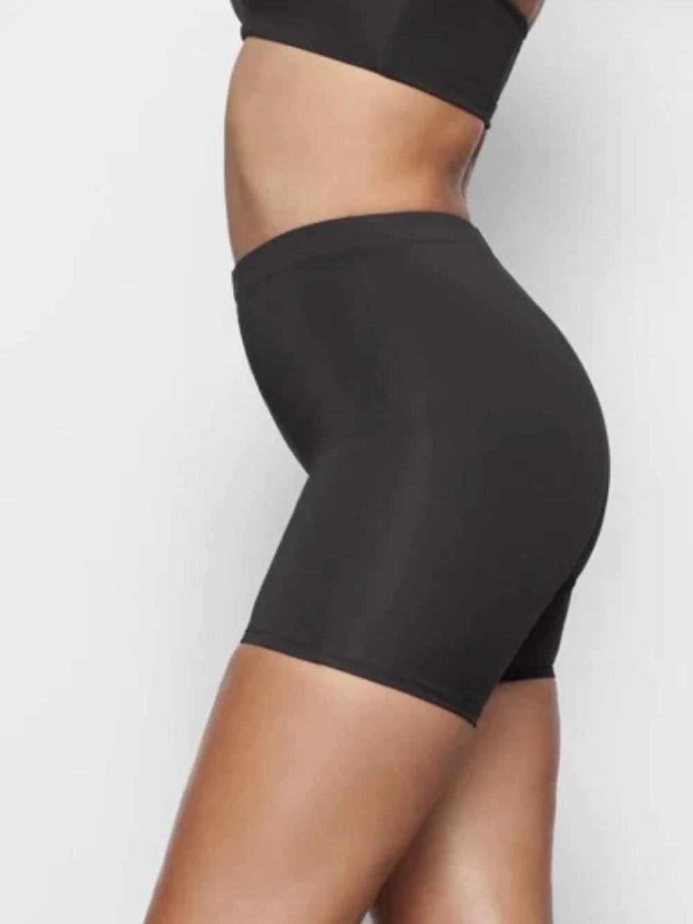 SKIMS “Sport Swim” Mid-Thigh Black Scuba-Like Shorts Size Small
